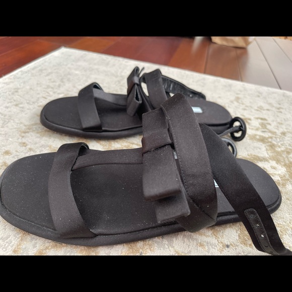 Black Scandals- size 8 prada - Picture 2 of 5
